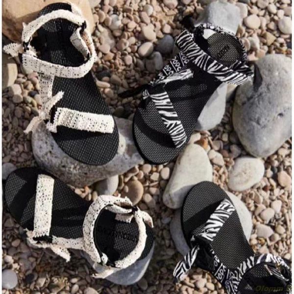 sandals 2021 women summer flats travel beach shoes ladies casual slippers lace pearl leopard fine-style, Black
sandals 2021 women summer flats travel beach shoes ladies casual slippers lace pearl leopard fine-style, Black
