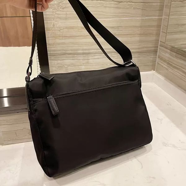 2021 luxury underarm bag fashion women designer new shoulder bags ladies mobile phone pure handbag wholesale
2021 luxury underarm bag fashion women designer new shoulder bags ladies mobile phone pure handbag wholesale