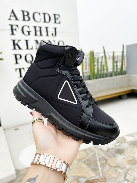 2021 luxury women and girls sports shoes beach casual spliced nylon high fashion seller super soft comfortable atmosphere class with box
2021 luxury women and girls sports shoes beach casual spliced nylon high fashion seller super soft comfortable atmosphere class with box