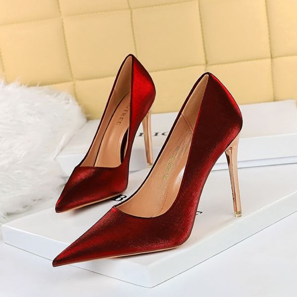 beige high heels lace-up fine heeled shoes branded pumps pointed wedge sandals clogs for women all-match shallow mouth slip, Black
beige high heels lace-up fine heeled shoes branded pumps pointed wedge sandals clogs for women all-match shallow mouth slip, Black