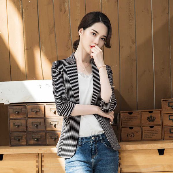 plus size ladies office blazer summer casual ladies' small suit jacket professional wear feminine 210527, White;black
plus size ladies office blazer summer casual ladies' small suit jacket professional wear feminine 210527, White;black