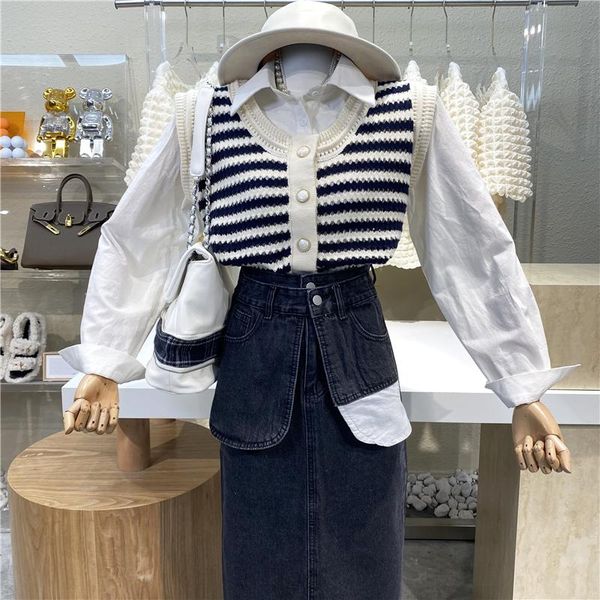 women's vests brand original design contrast striped hollow out knitted cardigan foreign style versatile loose single breasted vest coa, Black;white
women's vests brand original design contrast striped hollow out knitted cardigan foreign style versatile loose single breasted vest coa, Black;white