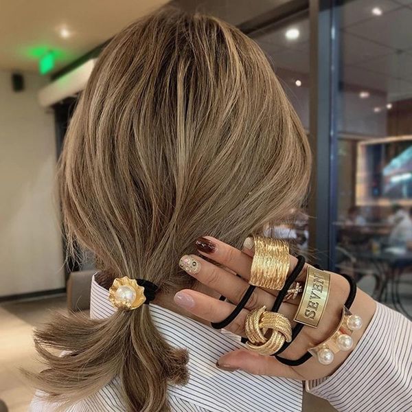 fasgion elatic hair band for women metal crown rubber hairbands elegant pearl scrunchie accessories jewelry
fasgion elatic hair band for women metal crown rubber hairbands elegant pearl scrunchie accessories jewelry