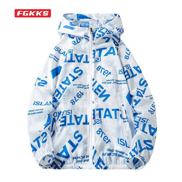 fgkks 2021 summer windbreaker sunscreen jacket outwear sports riding thin hooded jacket mens fashion beach printing brand jacket x0621, Black;brown
fgkks 2021 summer windbreaker sunscreen jacket outwear sports riding thin hooded jacket mens fashion beach printing brand jacket x0621, Black;brown