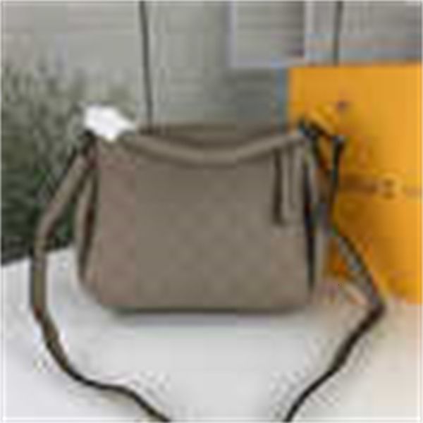 shoulder brand handbags designer luxury handles m50068 hollow iconic leather bag totes new net red bag bags fashion trend cross body bag
shoulder brand handbags designer luxury handles m50068 hollow iconic leather bag totes new net red bag bags fashion trend cross body bag