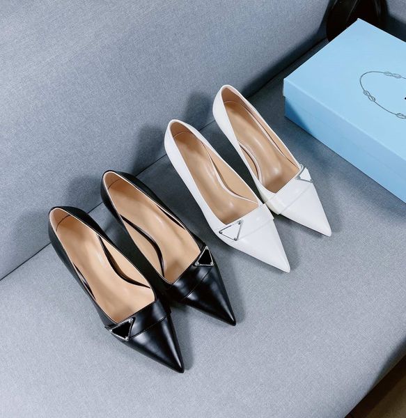 luxury designer women high-heeled dress shoes luxurys designers design fashion lady heels classic triangle metal card bridal shoe banquet we, Black
luxury designer women high-heeled dress shoes luxurys designers design fashion lady heels classic triangle metal card bridal shoe banquet we, Black