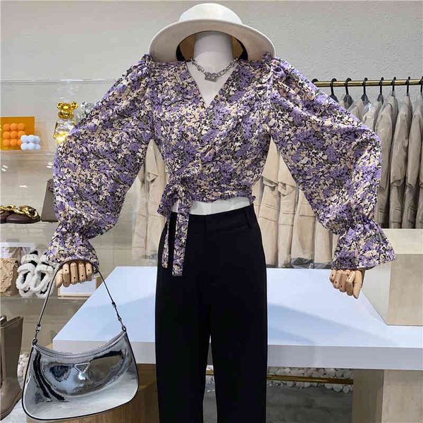 sweaters original niche 2021 female candy v-neck loop-up shirt design trumpet flower thin sleeves, White;black
sweaters original niche 2021 female candy v-neck loop-up shirt design trumpet flower thin sleeves, White;black