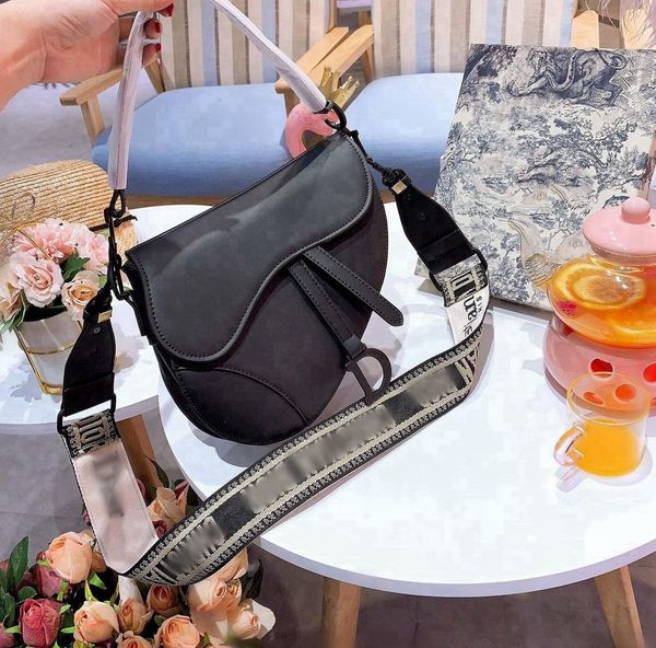 luxury leather shoulder bag fashion women's classic brand handbags crossbody bags purse -d0399, Red;black
luxury leather shoulder bag fashion women's classic brand handbags crossbody bags purse -d0399, Red;black