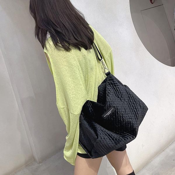 evening bags large capacity pillow for women fashion velvet shoulder bag designer big tote fitness female travel sport
evening bags large capacity pillow for women fashion velvet shoulder bag designer big tote fitness female travel sport