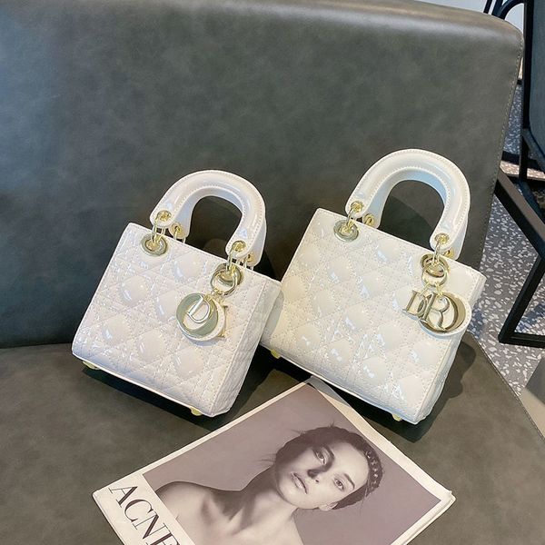 luxury herme handbags and storage 2021 new d family leather light luxury princess bag fashion versatile small fragrance
luxury herme handbags and storage 2021 new d family leather light luxury princess bag fashion versatile small fragrance