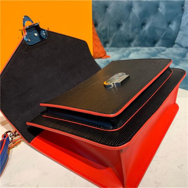 classic lady postman bag 7a high-end custom quality handbag fashion metallic accessories with long straps
classic lady postman bag 7a high-end custom quality handbag fashion metallic accessories with long straps