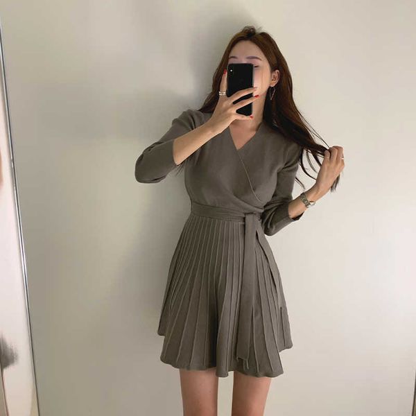 women long sleeve sweater dress 's casual autumn winter v-neck a line short mini pleated knitted es 210529, Black;gray
women long sleeve sweater dress 's casual autumn winter v-neck a line short mini pleated knitted es 210529, Black;gray
