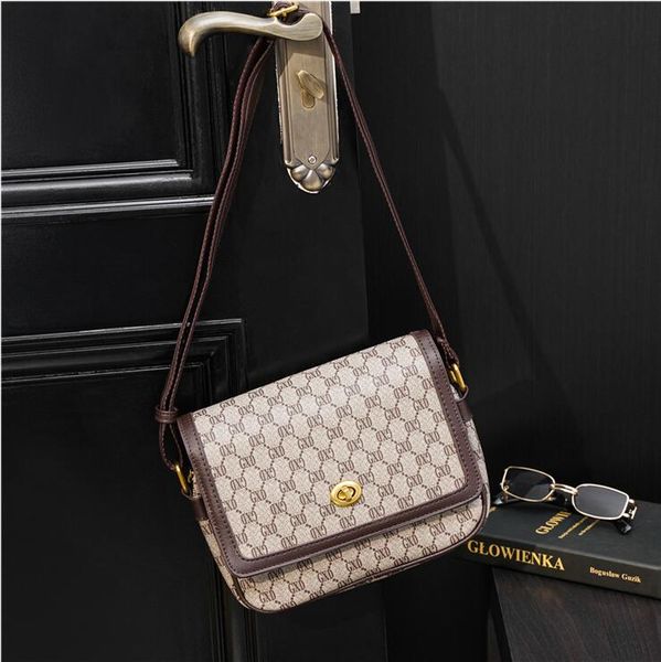 factory wholesale men brand shoulder bags trends personalized color matching printing messenger bag flip contrast leather handbag street tre
factory wholesale men brand shoulder bags trends personalized color matching printing messenger bag flip contrast leather handbag street tre
