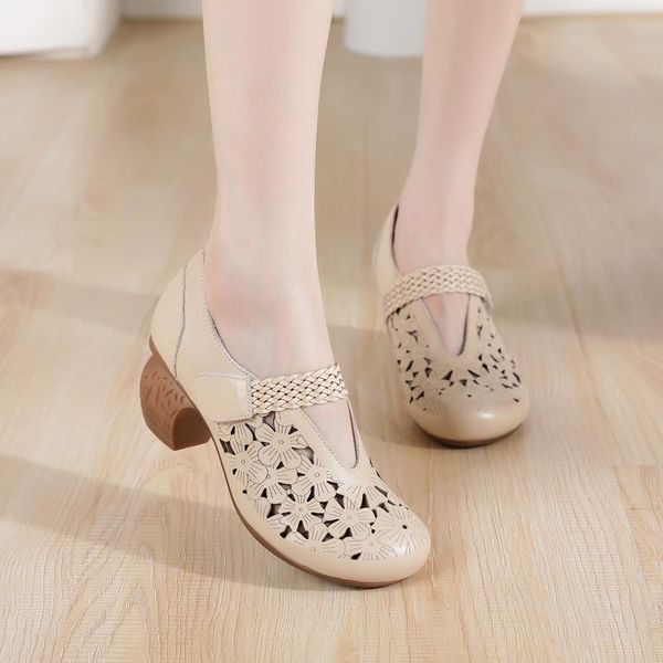 slippers women summer flower shoes pantofle fretwork heels med 2021 rubber rome fabric basic ethnic retro floral pu hoof cotton, Black
slippers women summer flower shoes pantofle fretwork heels med 2021 rubber rome fabric basic ethnic retro floral pu hoof cotton, Black