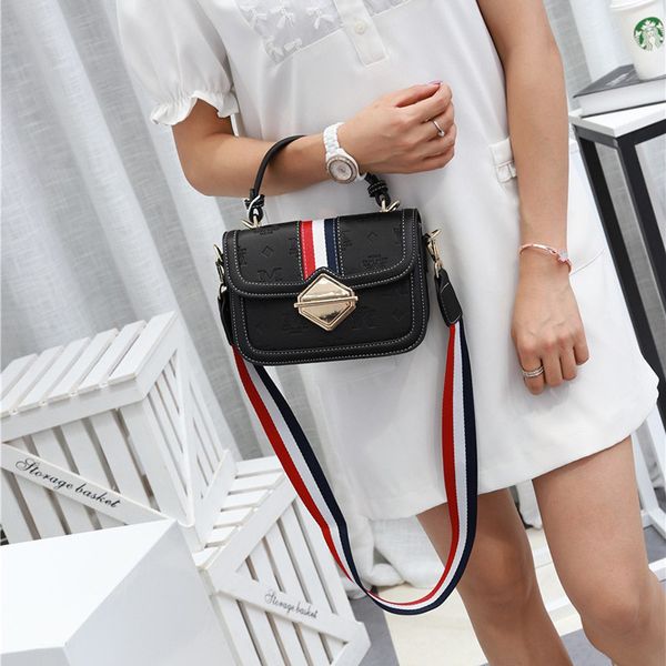 women luxurys designers bags 2021 crossbody bag handbag designer handbags zhouzhoubao123 purse wallet solid simple portable color shoulder s
women luxurys designers bags 2021 crossbody bag handbag designer handbags zhouzhoubao123 purse wallet solid simple portable color shoulder s