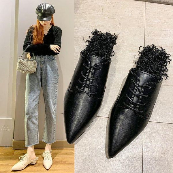 slippers square heel shoes woman 2021 slipper warm low luxury slides cover toe fur flip flops block winter designer plush, Black
slippers square heel shoes woman 2021 slipper warm low luxury slides cover toe fur flip flops block winter designer plush, Black