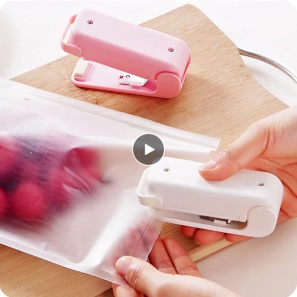 bag clips mini portable home heat plastic food sealing machine packaging kitchen storage tool
bag clips mini portable home heat plastic food sealing machine packaging kitchen storage tool