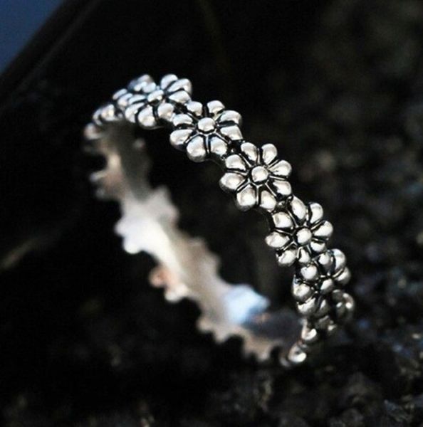 korean retro sweet little daisy ring european and american chrysanthemum tail, Silver
korean retro sweet little daisy ring european and american chrysanthemum tail, Silver