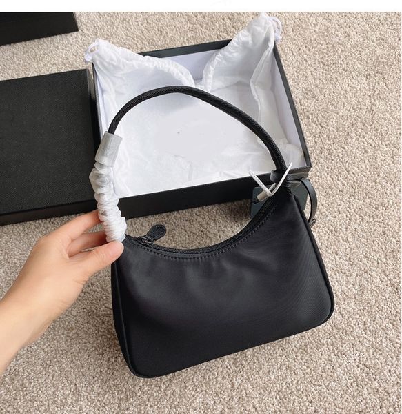 re-edition underarm clutch bag 2000 nylon leather shoulder bags women crossbody messenger handbag evening purse wholesale
re-edition underarm clutch bag 2000 nylon leather shoulder bags women crossbody messenger handbag evening purse wholesale