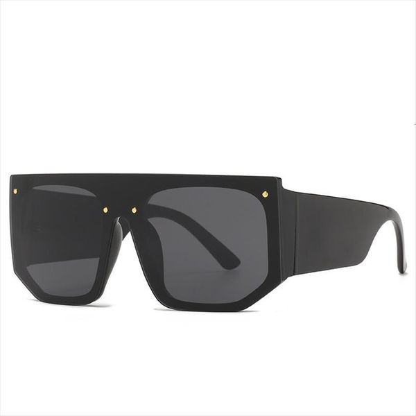 fashion vintage oversized sunglasses women men brand designer flat big frame sun glasses travel rivet shades uv400, White;black
fashion vintage oversized sunglasses women men brand designer flat big frame sun glasses travel rivet shades uv400, White;black