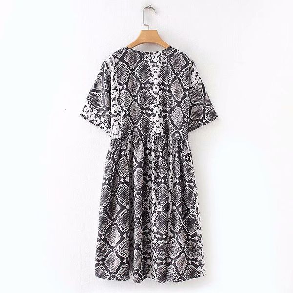 women vintage v neck short sleeve snake printing loose mini female vestidos casual brand business es ds1195, White;black
women vintage v neck short sleeve snake printing loose mini female vestidos casual brand business es ds1195, White;black