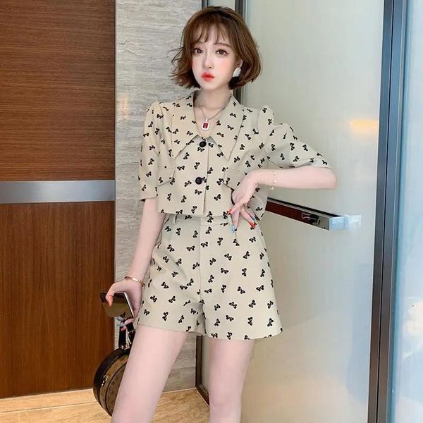 casual dresses autumn two-piece sets temperament lapel single-breasted blouse + butterfly print high-waist shorts suits women bl3g, Black;gray
casual dresses autumn two-piece sets temperament lapel single-breasted blouse + butterfly print high-waist shorts suits women bl3g, Black;gray