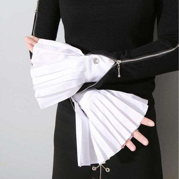fingerless gloves 2021 fashion homemade concave shape the organ cuff european and american pleated horn cuffs women fake sleeves, Blue;gray
fingerless gloves 2021 fashion homemade concave shape the organ cuff european and american pleated horn cuffs women fake sleeves, Blue;gray