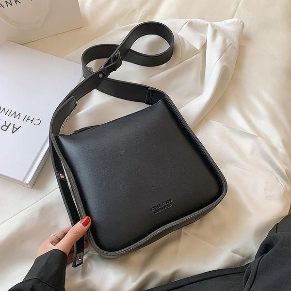 evening bags retro casual small bag women's 2021 designer fashion simple and versatile shoulder niche design messenger
evening bags retro casual small bag women's 2021 designer fashion simple and versatile shoulder niche design messenger