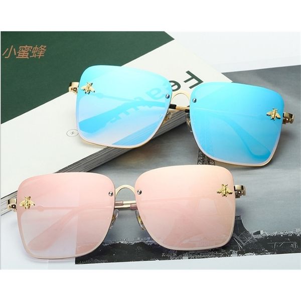 Little bee Fashion Square Metal trend anti ultraviolet high quality men's and women's high-end sunglasses, White;black
Little bee Fashion Square Metal trend anti ultraviolet high quality men's and women's high-end sunglasses, White;black