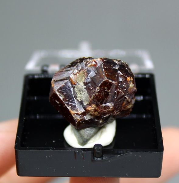 100% natural rare sphalerite mineral specimens stones and crystals quartz healing crystal box size 3.4cm decorative objects & figurines
100% natural rare sphalerite mineral specimens stones and crystals quartz healing crystal box size 3.4cm decorative objects & figurines
