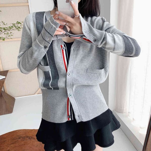 simple college double-sided asymmetric stripe wool cardigan tbv neck sweater men's and women's 20 early autumn, White
simple college double-sided asymmetric stripe wool cardigan tbv neck sweater men's and women's 20 early autumn, White