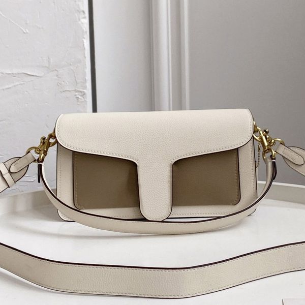 classic shoulder crossbody bag casual tote lady genuine leather handbag women flap handbags temperament portable versatile
classic shoulder crossbody bag casual tote lady genuine leather handbag women flap handbags temperament portable versatile