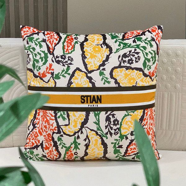 new luxury cushion brand decorative pillow designer cushion with d letters fashion cushions cotton home pillow hight quality d2110138z
new luxury cushion brand decorative pillow designer cushion with d letters fashion cushions cotton home pillow hight quality d2110138z