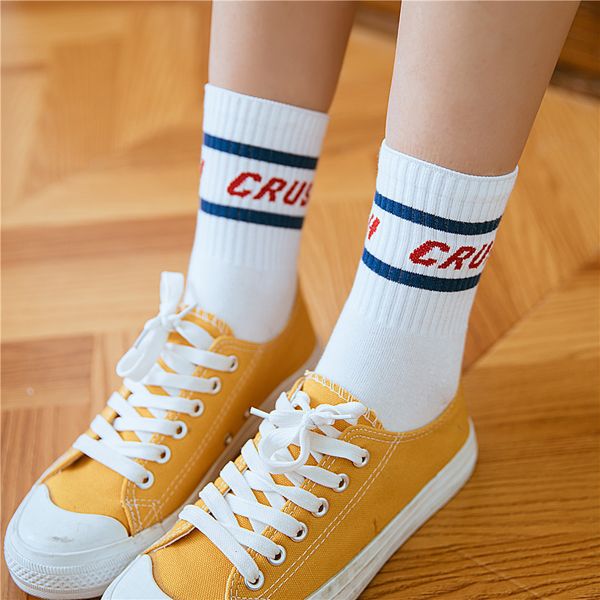 autumn and winter all women' two bar letter middle tube leisure sports cotton college style socks are versatile, Red;black
autumn and winter all women' two bar letter middle tube leisure sports cotton college style socks are versatile, Red;black