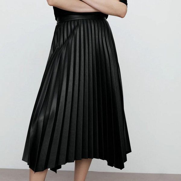 skirts 2021 fashion spring autumn women elegant pleated pu faux leather lady high waist a-line midi mid-calf maxi long black
skirts 2021 fashion spring autumn women elegant pleated pu faux leather lady high waist a-line midi mid-calf maxi long black