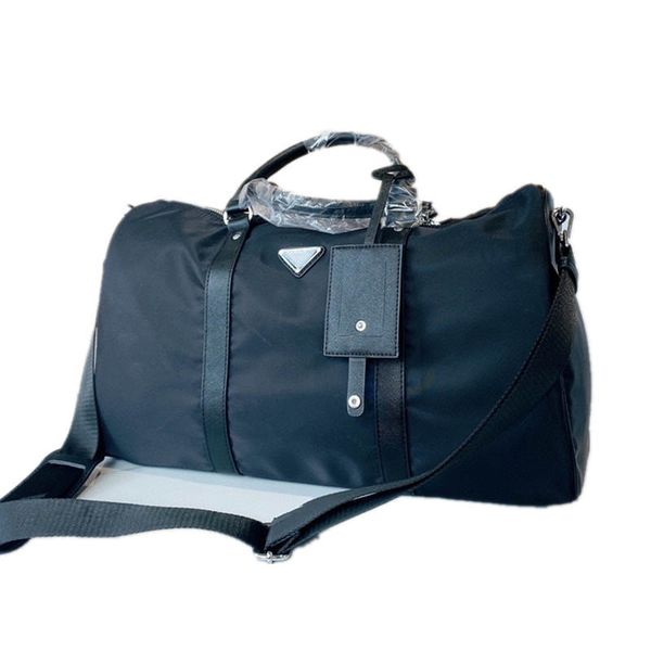 duffel bags 2021 autumn new fashion women and men travel bag high-quality solid black nylon handbags portable high-capacity size:43*25cm
duffel bags 2021 autumn new fashion women and men travel bag high-quality solid black nylon handbags portable high-capacity size:43*25cm