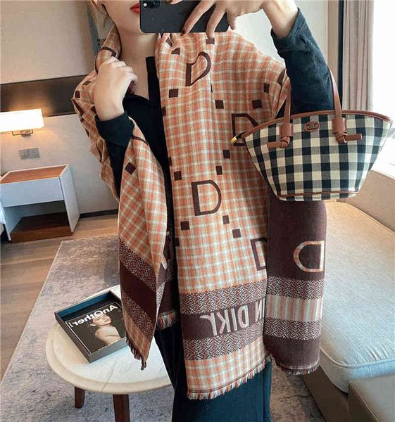 design 2021 new d letter scarf female winter korean version versatile imitation cashmere double-sided air conditioner large shawl student bi, Blue;gray
design 2021 new d letter scarf female winter korean version versatile imitation cashmere double-sided air conditioner large shawl student bi, Blue;gray