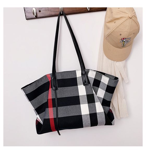 2021 large capacity bag women's 2021 fashion lattice pu tote bag foreign style one shoulder handbag
2021 large capacity bag women's 2021 fashion lattice pu tote bag foreign style one shoulder handbag