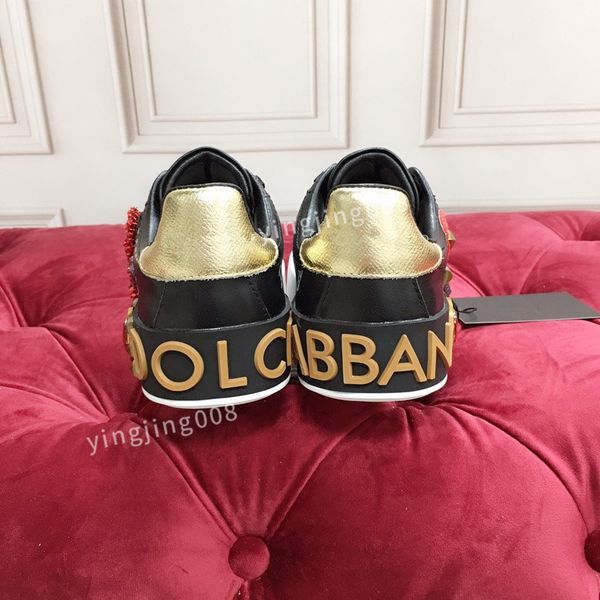 new fashion brand casual shoes men womens low sole canvas shoes leather black white original sole sneakers
new fashion brand casual shoes men womens low sole canvas shoes leather black white original sole sneakers