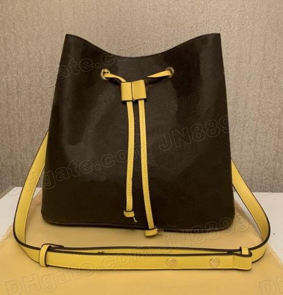 designers fashion handbags luxury shoulder bag women vintage printing leather crossbody string interior zipper pocket old flower casual draw
designers fashion handbags luxury shoulder bag women vintage printing leather crossbody string interior zipper pocket old flower casual draw