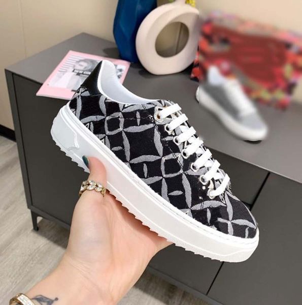 fashion sneakers leather women shoes handmade multicolor gradient technical casual shoe famous trainers home011 19, Black
fashion sneakers leather women shoes handmade multicolor gradient technical casual shoe famous trainers home011 19, Black