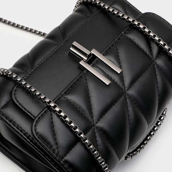 duffel bags ladies leather bag 2021 korean fashion one-shoulder female messenger chain small square casual simple handb
duffel bags ladies leather bag 2021 korean fashion one-shoulder female messenger chain small square casual simple handb