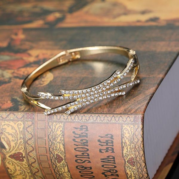 bangle moroccan algerian wedding party female bracelet alloy crystal inlaid arab luxury exquisite classic jewelry, Black
bangle moroccan algerian wedding party female bracelet alloy crystal inlaid arab luxury exquisite classic jewelry, Black