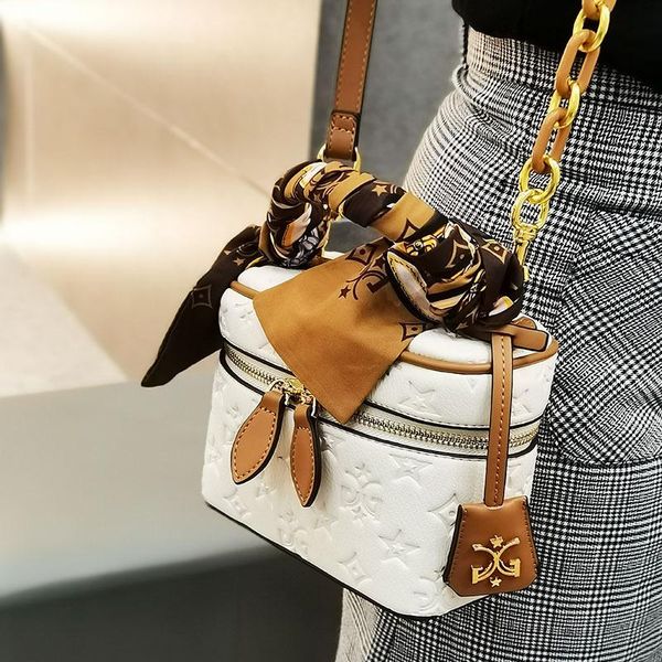 evening bags 2021 fashion single shoulder messenger bag luxury designer purses and handbags ladies fashionable
evening bags 2021 fashion single shoulder messenger bag luxury designer purses and handbags ladies fashionable