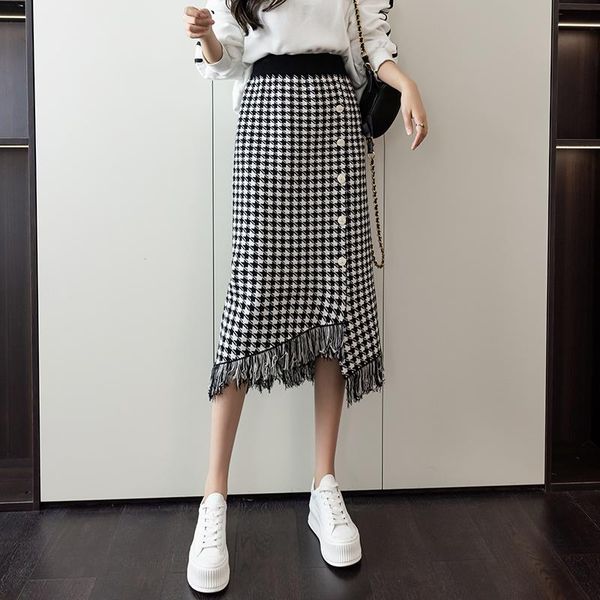 skirts elegant knitted midi skirt women 2021 fall winter korean single breasted houndstooth tassel high waist long female, Black
skirts elegant knitted midi skirt women 2021 fall winter korean single breasted houndstooth tassel high waist long female, Black