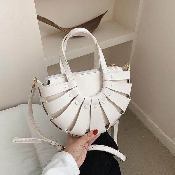 evening bags pu semicircle weav handbag women 2021 luxury retro crossbody bag fashion soft leather female designer shoulder
evening bags pu semicircle weav handbag women 2021 luxury retro crossbody bag fashion soft leather female designer shoulder