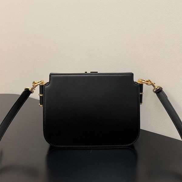 2021 autumn and winter new brand luxury handbag touch organ bag leather messenger bag tote 24*19cm
2021 autumn and winter new brand luxury handbag touch organ bag leather messenger bag tote 24*19cm