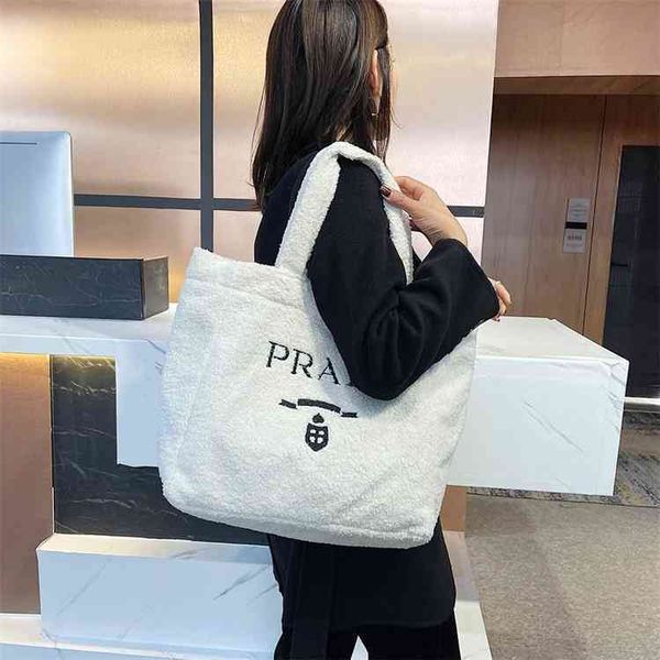 2022 factory outlet winter new high-capacity tote bag portable one shoulder lamb wool armpit bags e0fh
2022 factory outlet winter new high-capacity tote bag portable one shoulder lamb wool armpit bags e0fh