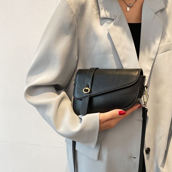 solid color mini pu leather saddle crossbody bags for women 2021 trendy shoulder handbags female travel purses l003
solid color mini pu leather saddle crossbody bags for women 2021 trendy shoulder handbags female travel purses l003