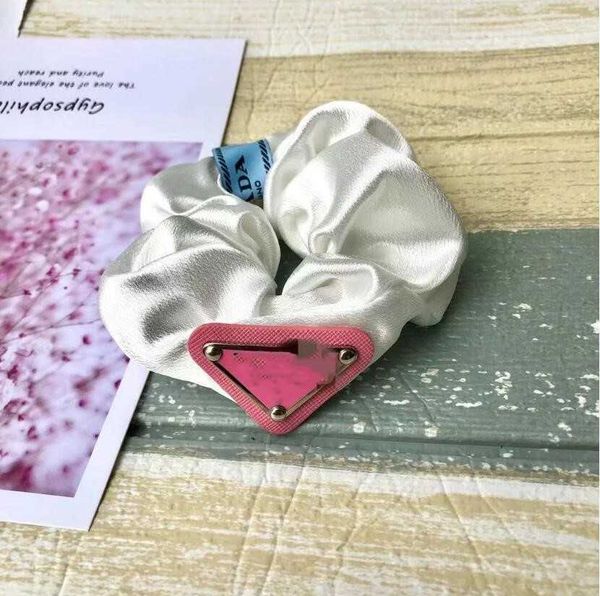 2021 net red same letter rubber bands iron sheet inverted triangle simple little fairy pure color hair accessories high quality, Pink
2021 net red same letter rubber bands iron sheet inverted triangle simple little fairy pure color hair accessories high quality, Pink